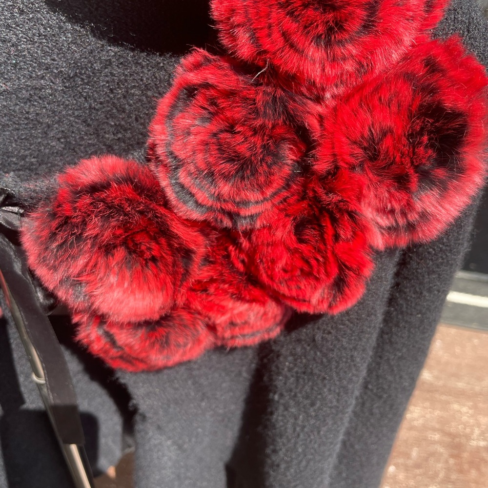 EUC Gaby & Eden Women’s Med Black Cardigan Sweater w/ Red Floral Faux Fur Collar - Picture 6 of 10